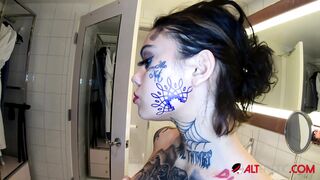 Genevieve Sinn pounded while having her face tattooed